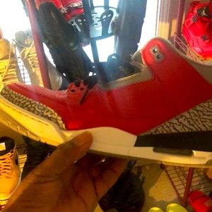 Jordan 3 fire red